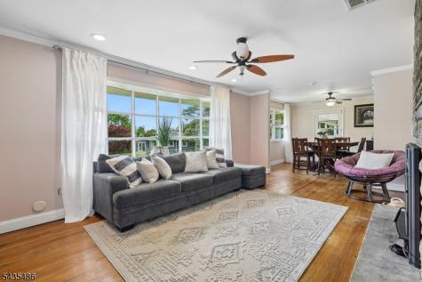 21 Wayside Lane Clinton NJ 08833