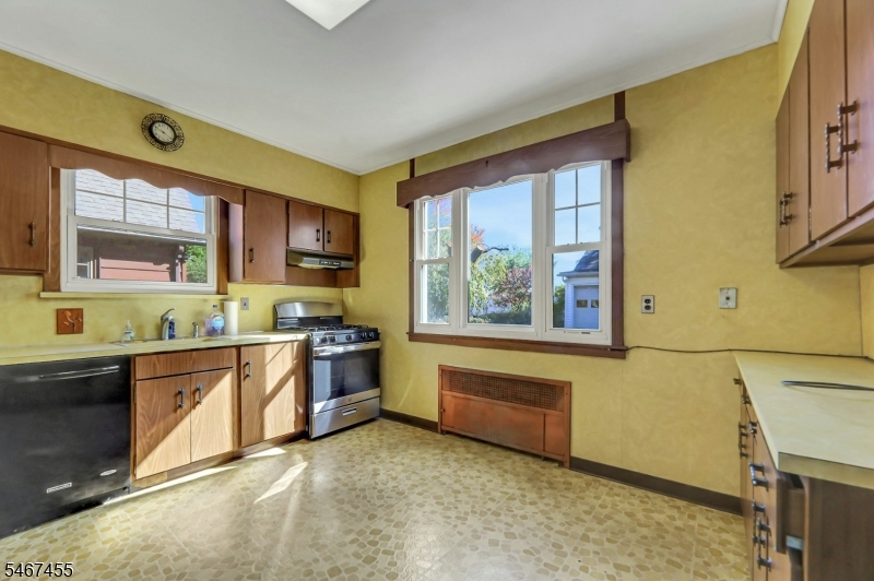 219 Shelley Avenue Elizabeth NJ 07208