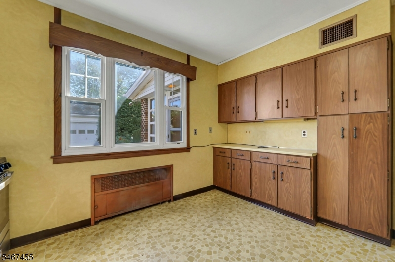 219 Shelley Avenue Elizabeth NJ 07208