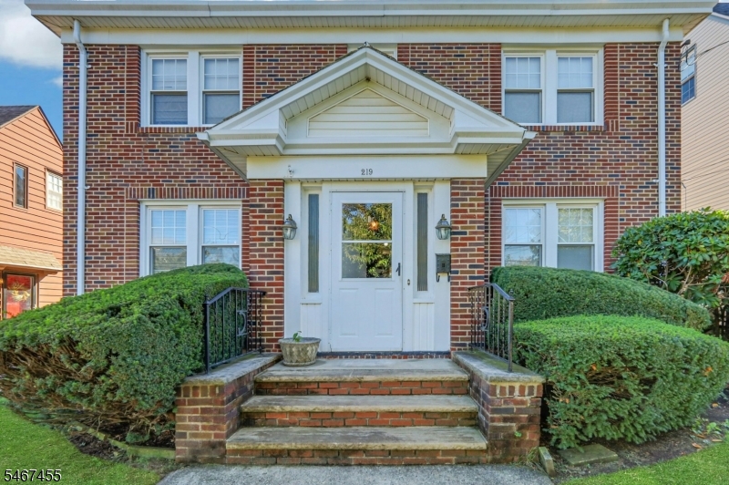 219 Shelley Avenue Elizabeth NJ 07208