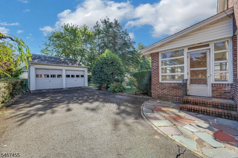 219 Shelley Avenue Elizabeth NJ 07208