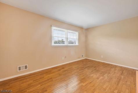 37 Wolfe Drive Wanaque NJ 07465