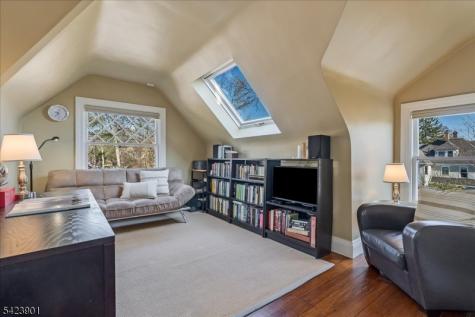 41 Oakwood Avenue Montclair NJ 07043