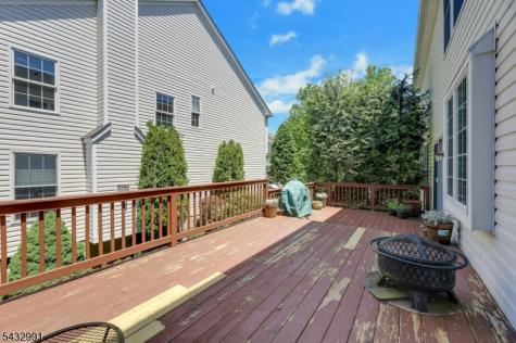 81 Lafayette Circle Totowa NJ 07512