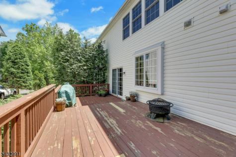81 Lafayette Circle Totowa NJ 07512