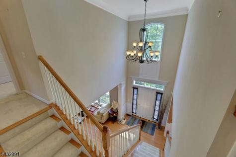 81 Lafayette Circle Totowa NJ 07512