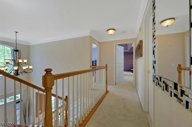 81 Lafayette Circle Totowa NJ 07512
