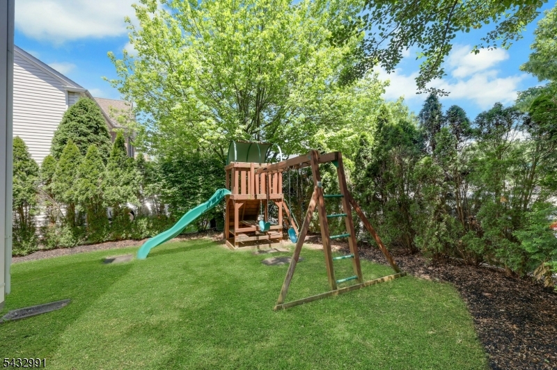 81 Lafayette Circle Totowa NJ 07512