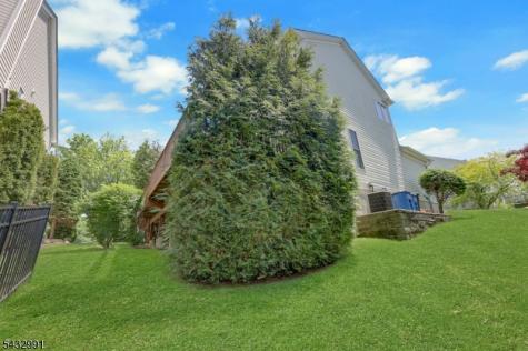 81 Lafayette Circle Totowa NJ 07512