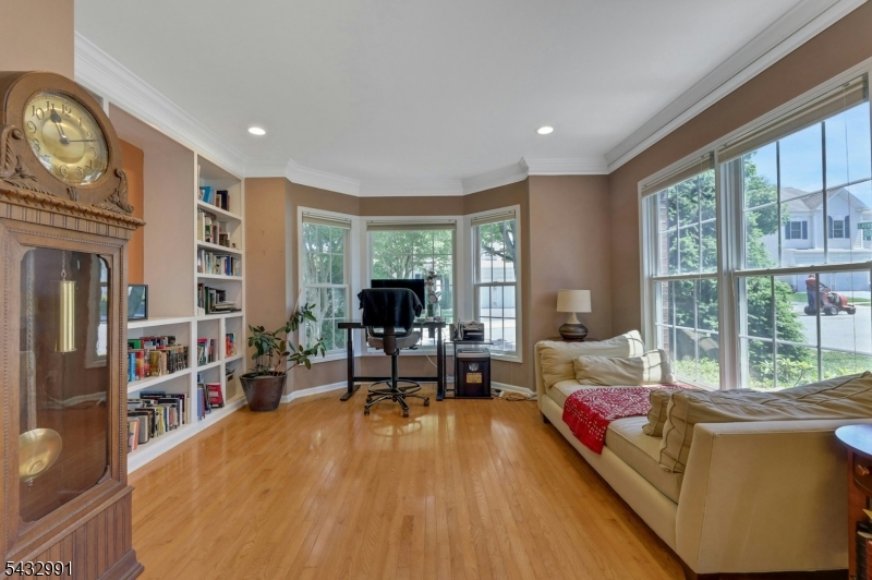 81 Lafayette Circle Totowa NJ 07512