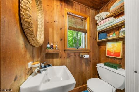 2079 Lakeside Drive Vernon NJ 07422