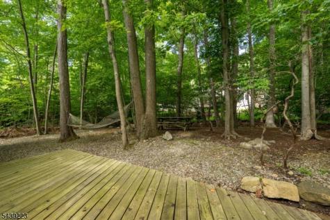 2079 Lakeside Drive Vernon NJ 07422