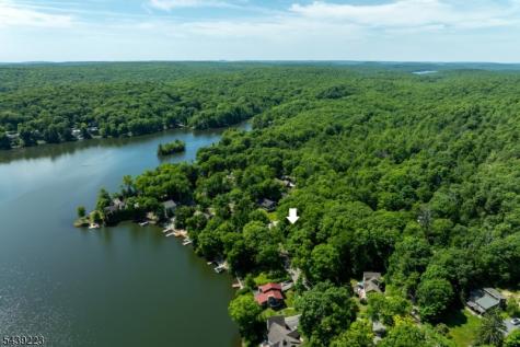 2079 Lakeside Drive Vernon NJ 07422