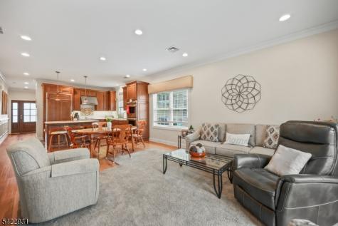 13 Fox Run Monroe NJ 08831