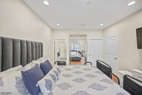13 Fox Run Monroe NJ 08831