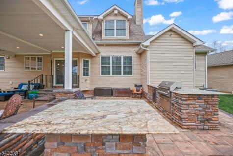 13 Fox Run Monroe NJ 08831