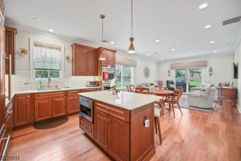 13 Fox Run Monroe NJ 08831