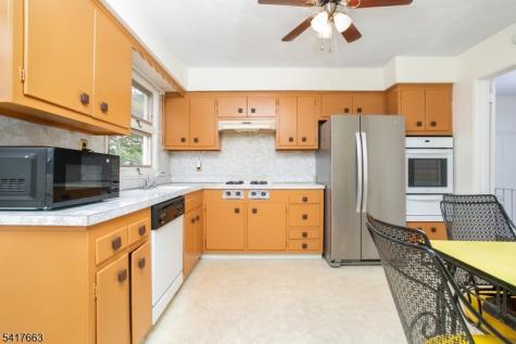 25 Devonshire Terrace West Orange NJ 07052