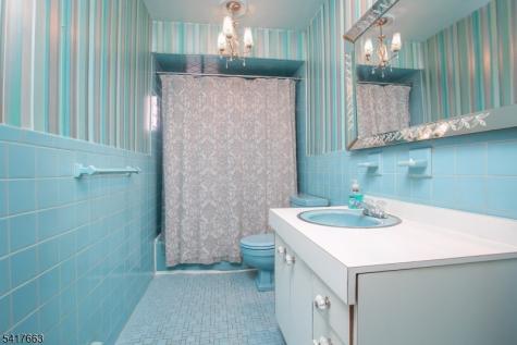 25 Devonshire Terrace West Orange NJ 07052