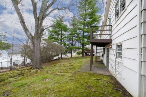 25 Devonshire Terrace West Orange NJ 07052