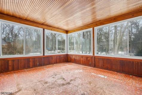 22 Springbrook Road Livingston NJ 07039