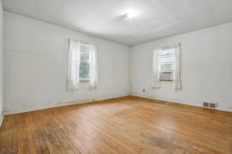 22 Springbrook Road Livingston NJ 07039