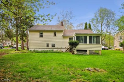 22 Springbrook Road Livingston NJ 07039