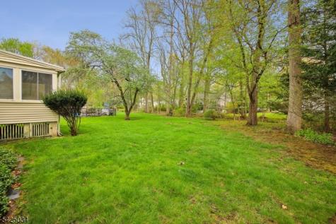 22 Springbrook Road Livingston NJ 07039