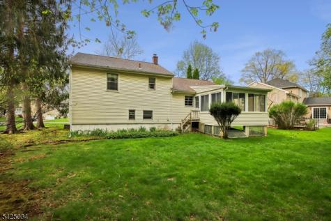 22 Springbrook Road Livingston NJ 07039