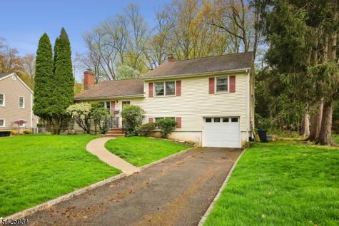 22 Springbrook Road Livingston NJ 07039