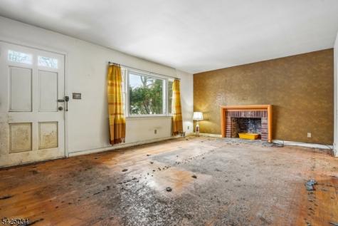 22 Springbrook Road Livingston NJ 07039