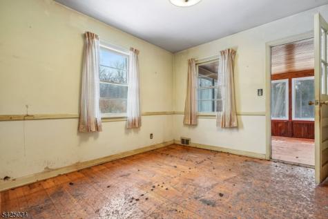 22 Springbrook Road Livingston NJ 07039