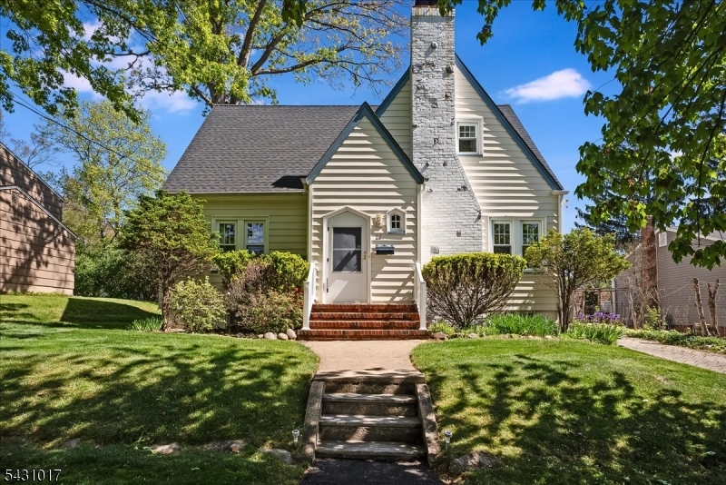 28 Berkeley Place Livingston NJ 07039