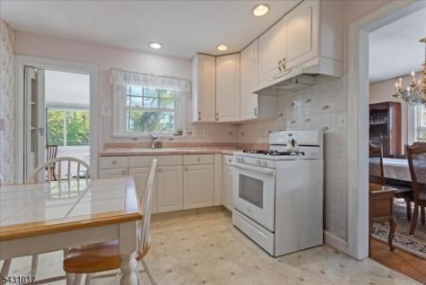 28 Berkeley Place Livingston NJ 07039