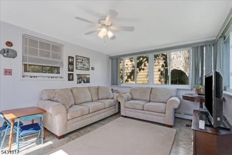 28 Berkeley Place Livingston NJ 07039