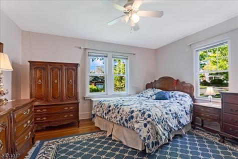 28 Berkeley Place Livingston NJ 07039