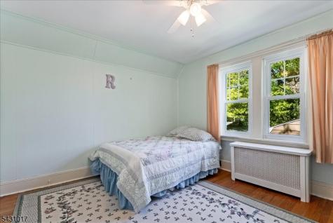 28 Berkeley Place Livingston NJ 07039