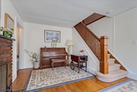 28 Berkeley Place Livingston NJ 07039
