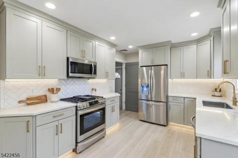 59 Pershing Road Clifton NJ 07013