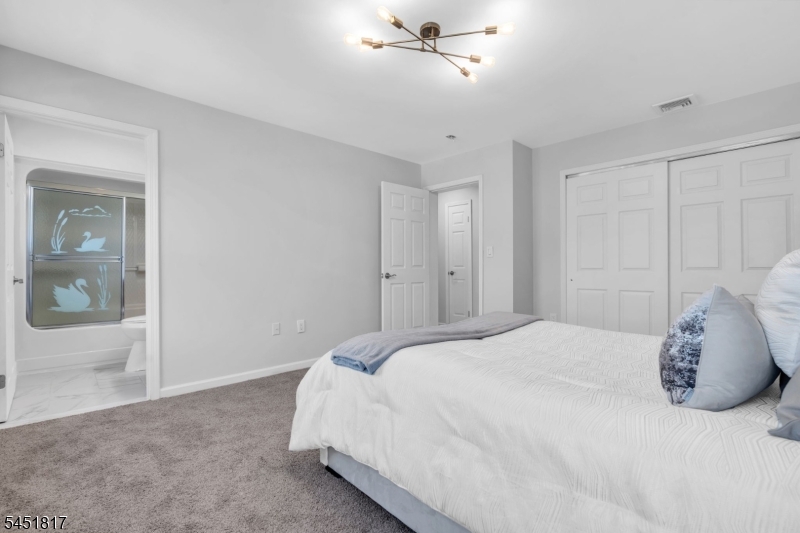 81 Crane Street Newark NJ 07104