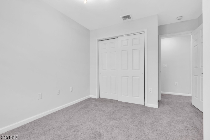 81 Crane Street Newark NJ 07104