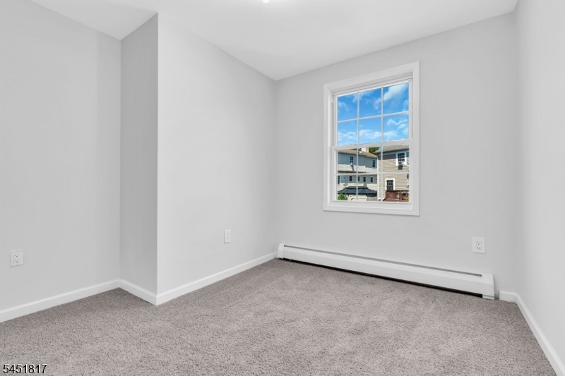 81 Crane Street Newark NJ 07104