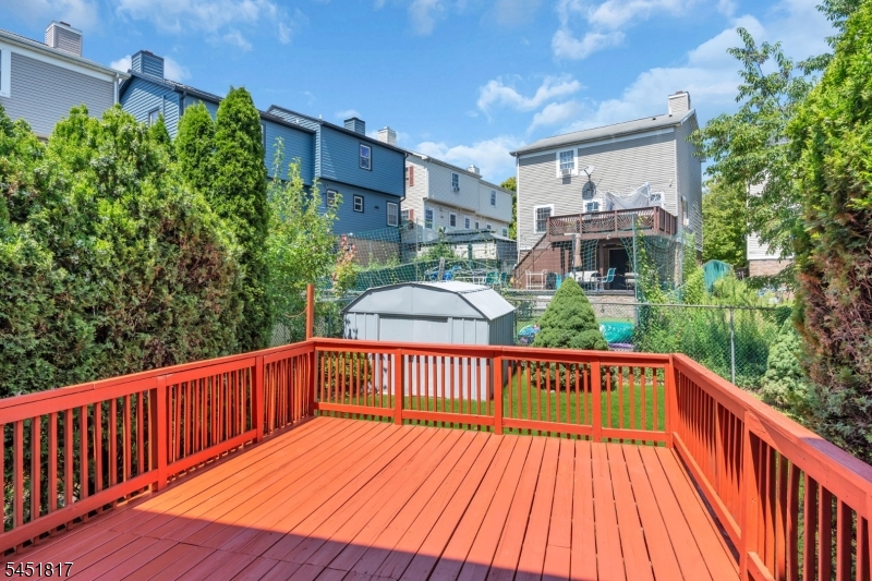 81 Crane Street Newark NJ 07104