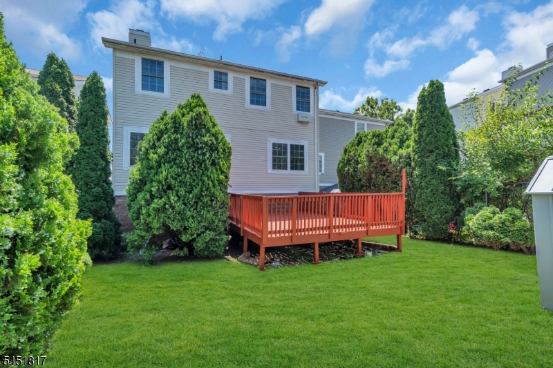 81 Crane Street Newark NJ 07104