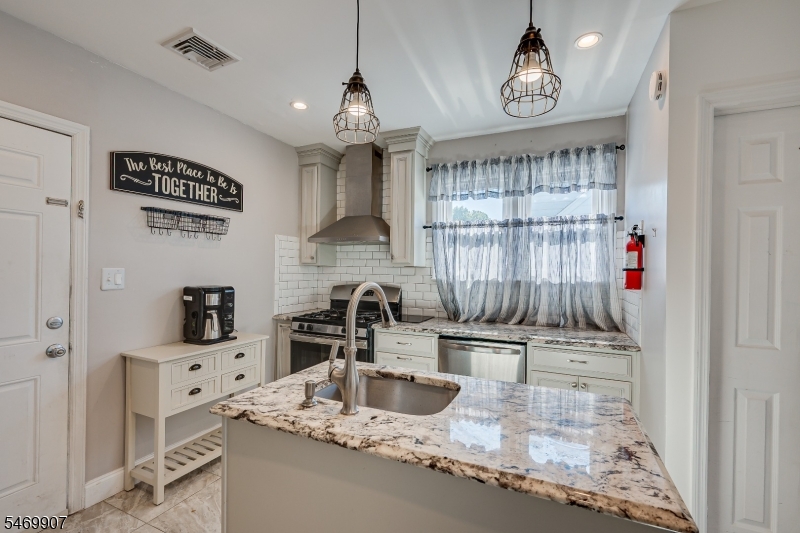 34 Ryan Street Woodbridge NJ 08863