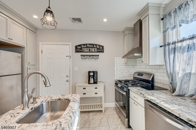 34 Ryan Street Woodbridge NJ 08863