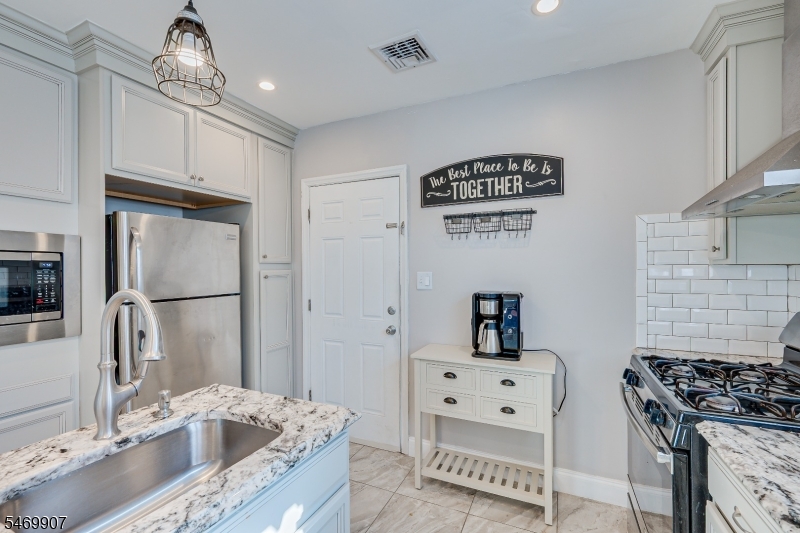 34 Ryan Street Woodbridge NJ 08863