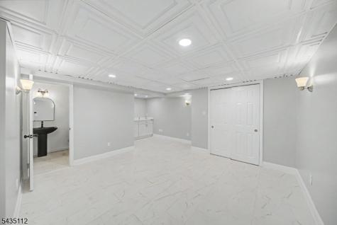 433 Louisa Avenue Wyckoff NJ 07481