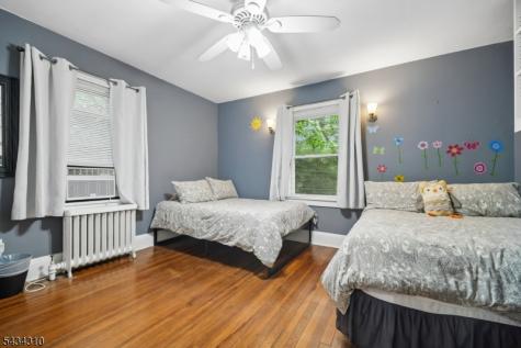 210 Hillside Road Elizabeth NJ 07208