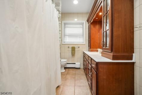 210 Hillside Road Elizabeth NJ 07208